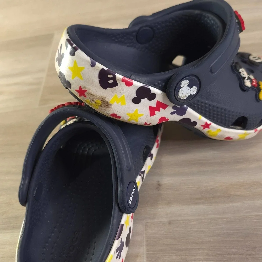 Crocs Disney Mickey Mouse Clog Kids Toddler Size 9 Classic Beach Walk Park